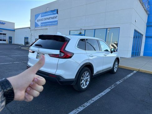Used 2024 Honda CR-V EX-L image 6