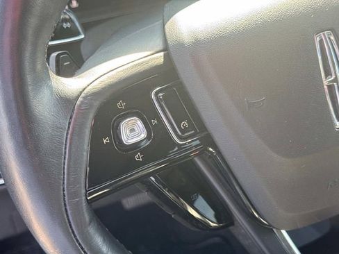 Used 2021 Lincoln Corsair Standard w/ Premium Package image 25