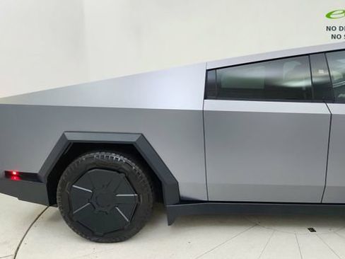 Used 2024 Tesla Cybertruck Cyberbeast AWD/4WD image 7