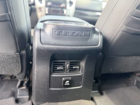 Used 2017 Nissan Titan SV image 23
