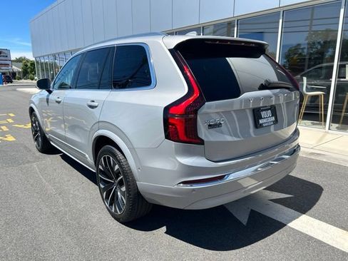 Used 2025 Volvo XC90 B5 Plus AWD/4WD image 3