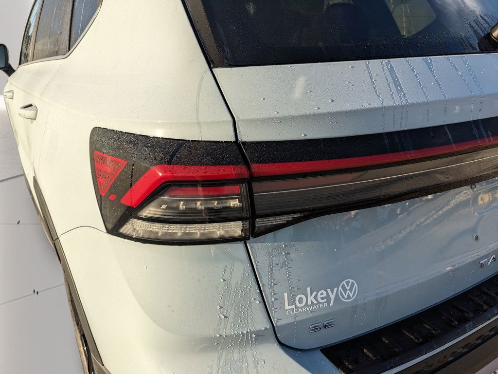New 2026 Volkswagen Taos SE FWD image 10