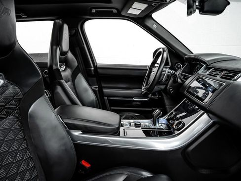 Used 2020 Land Rover Range Rover Sport SVR image 30