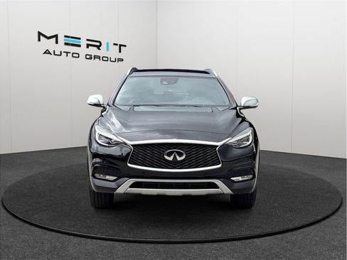 Used 2017 INFINITI QX30 Premium w/ Technology Package AWD/4WD image 3