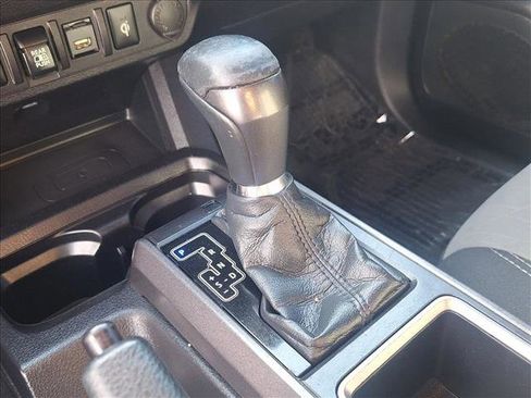 Used 2021 Toyota Tacoma TRD Off-Road image 14