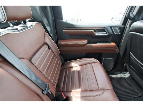 Used 2024 GMC Sierra 1500 Denali Ultimate AWD/4WD image 11