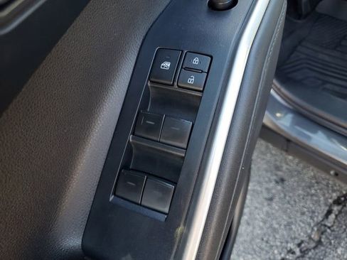 Used 2022 Toyota Highlander XLE image 24