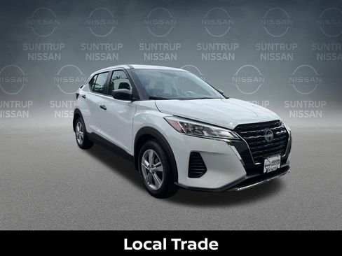 Certified 2025 Nissan Kicks Play S FWD image 9