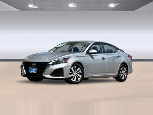 Used 2023 Nissan Altima 2.5 S FWD image 2