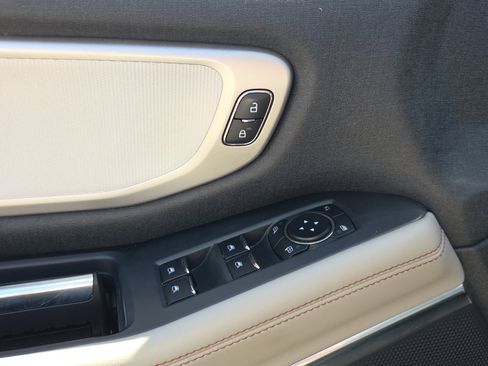 Used 2025 Ford Expedition Active AWD/4WD image 6