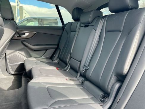 Used 2023 Audi Q8 Premium Plus image 26