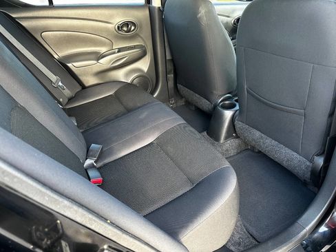 Used 2012 Nissan Versa SV image 11