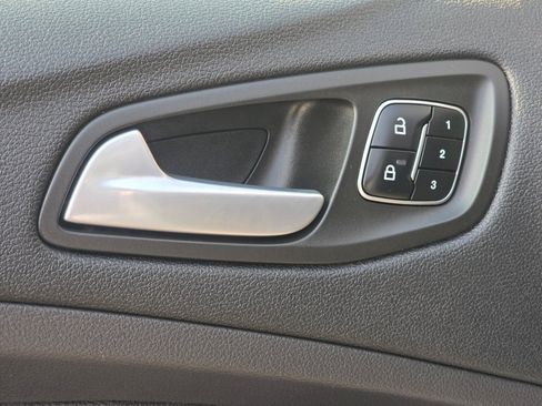 Used 2018 Ford Escape Titanium AWD/4WD image 36