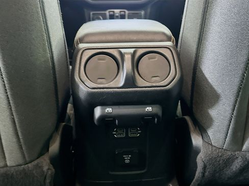 Used 2024 Jeep Wrangler Unlimited Sahara AWD/4WD image 26