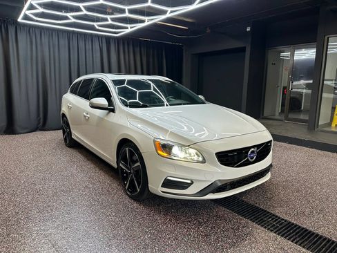 Used 2016 Volvo V60 T6 R-Design Platinum AWD/4WD image 9