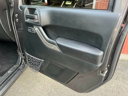 Used 2018 Jeep Wrangler Sport image 37