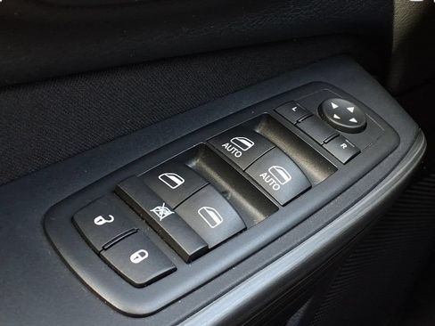 Used 2015 Jeep Cherokee Latitude FWD image 20