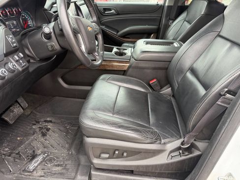 Used 2016 Chevrolet Suburban LT image 14