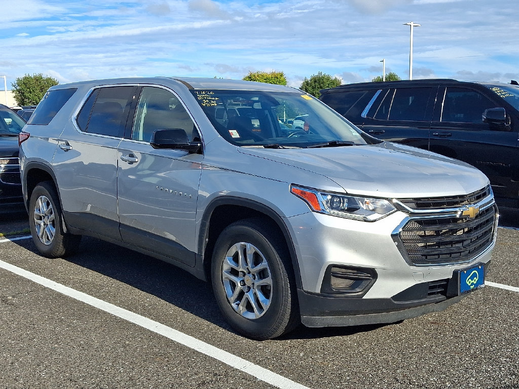Used 2020 Chevrolet Traverse LS FWD image 3