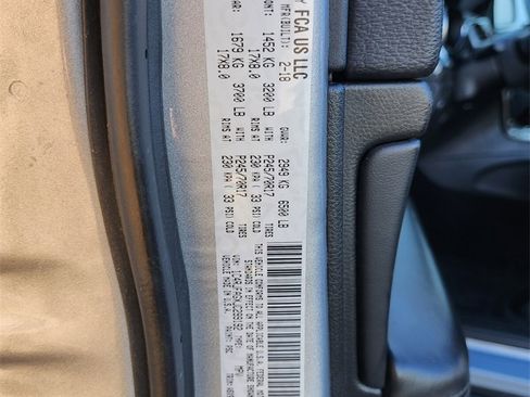 Used 2018 Jeep Grand Cherokee Laredo image 29