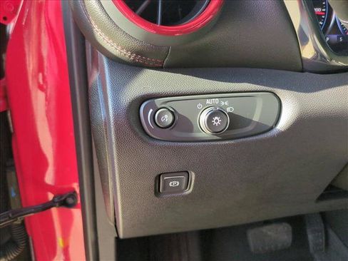 Used 2024 Chevrolet Blazer RS w/ Enhanced Convenience Package FWD image 13