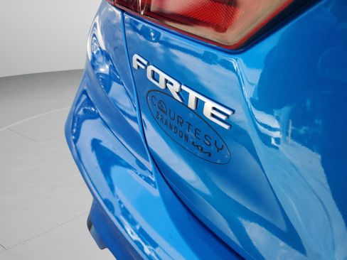 Certified 2023 Kia Forte GT-Line image 9