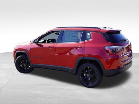 New 2025 Jeep Compass Latitude w/ Sun & Sound Group AWD/4WD image 5