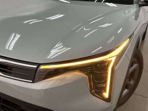 Used 2025 Kia K4 FWD image 31