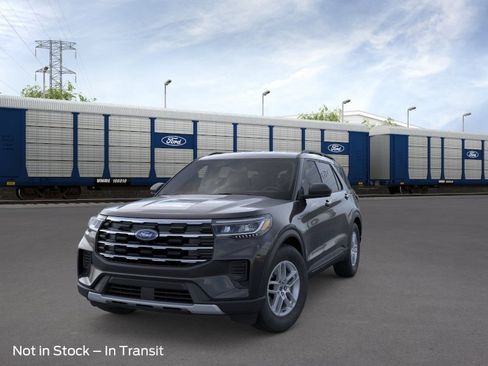 New 2026 Ford Explorer Active RWD image 2