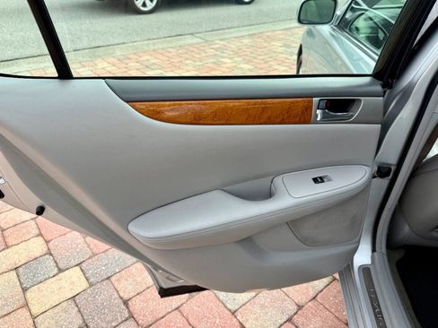 Used 2005 Lexus ES 330 image 23