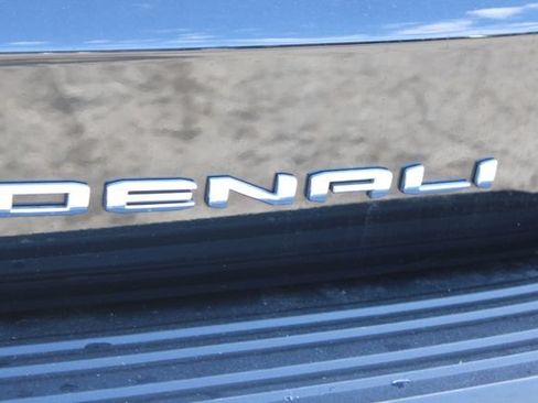 Used 2022 GMC Yukon Denali AWD/4WD image 6
