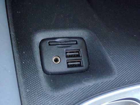 Used 2020 Buick Enclave Essence w/ Sound and Sites Package image 23