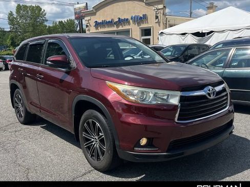 Used 2015 Toyota Highlander LE AWD/4WD image 7