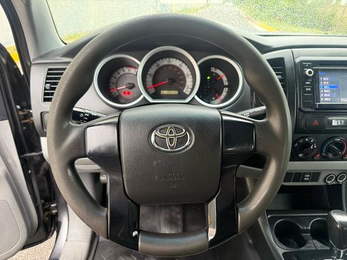 Used 2014 Toyota Tacoma 4x4 Access Cab image 33