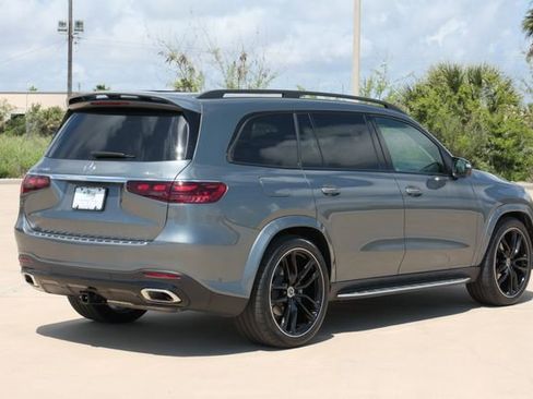 Used 2025 Mercedes-Benz GLS 580 4MATIC image 6
