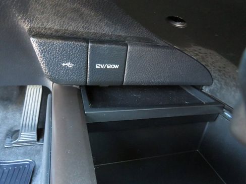 Certified 2024 Toyota Camry SE image 24