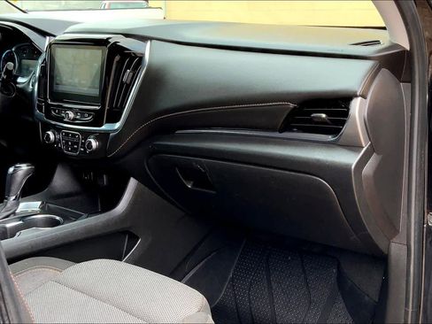 Used 2019 Chevrolet Traverse LT image 18