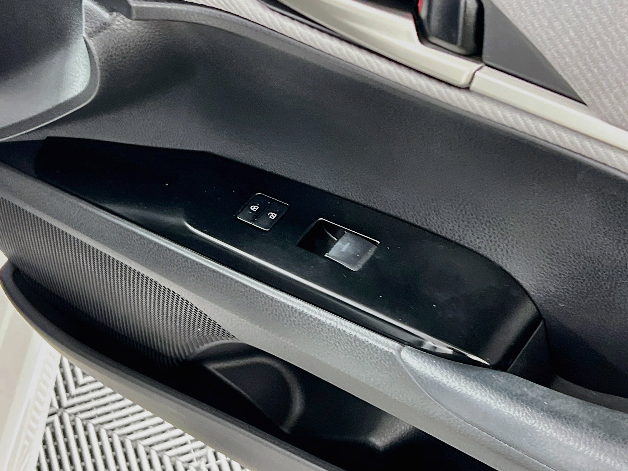 Used 2025 Toyota Camry SE FWD image 31