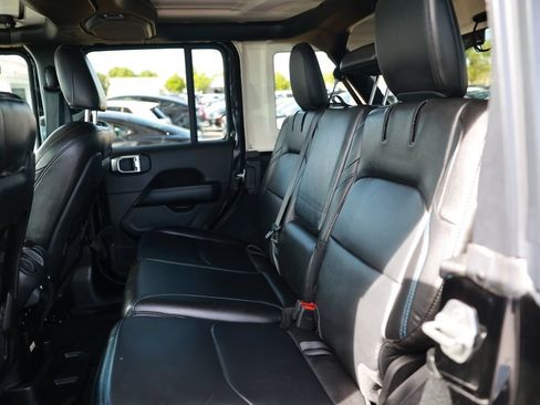 Used 2022 Jeep Wrangler Unlimited Rubicon 4xe w/ Cold Weather Group AWD/4WD image 35