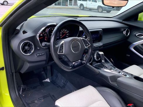 Used 2020 Chevrolet Camaro LT w/ RS Package image 15