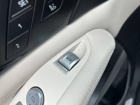 Used 2022 BMW X7 xDrive40i w/ Premium Package AWD/4WD image 54