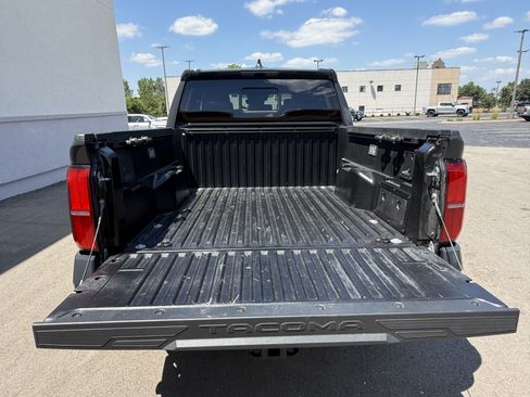 Certified 2025 Toyota Tacoma TRD Off-Road w/ TRD Off Road Upgrade Package AWD/4WD image 28