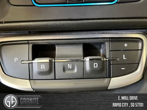 Used 2022 GMC Terrain SLE w/ Driver Convenience Package image 24