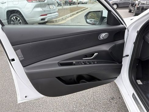 New 2026 Hyundai Elantra Blue image 10