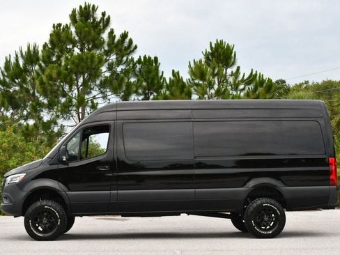 Used 2024 Mercedes-Benz Sprinter 2500 image 29