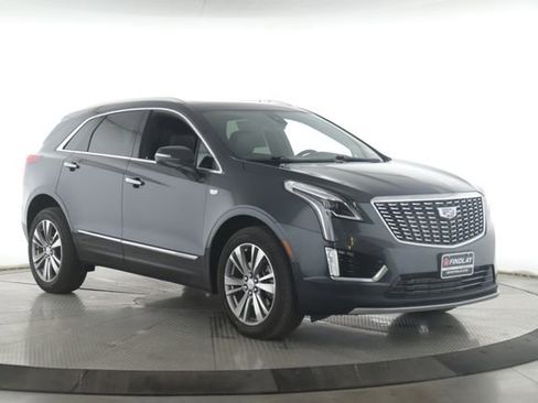 Used 2022 Cadillac XT5 Premium Luxury AWD/4WD image 2