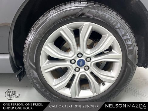 Used 2019 Ford Edge Titanium w/ Equipment Group 301A image 12