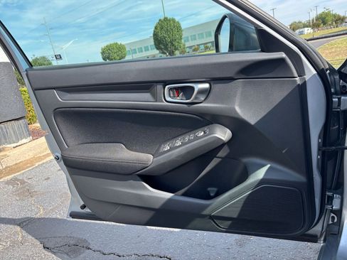 Used 2025 Honda Civic Sport image 18