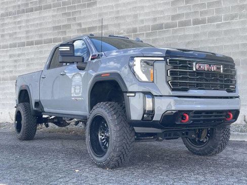 Used 2024 GMC Sierra 3500 AT4 w/ AT4 Premium Plus Package image 3