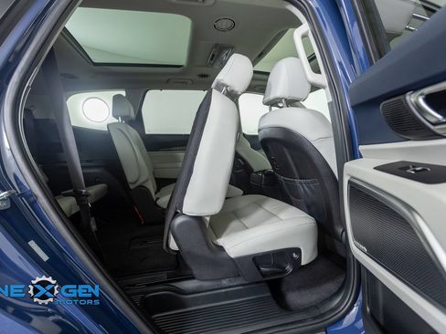Used 2025 Kia Telluride SX w/ SX Captain's Chair Package AWD/4WD image 40